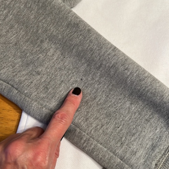 Harley Davidson women’s embroidered zip up hoodie. - Picture 7 of 14